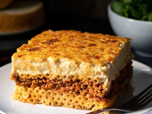 Pastítsio – Griechischer Nudelauflauf mit Hackfleisch und Béchamel