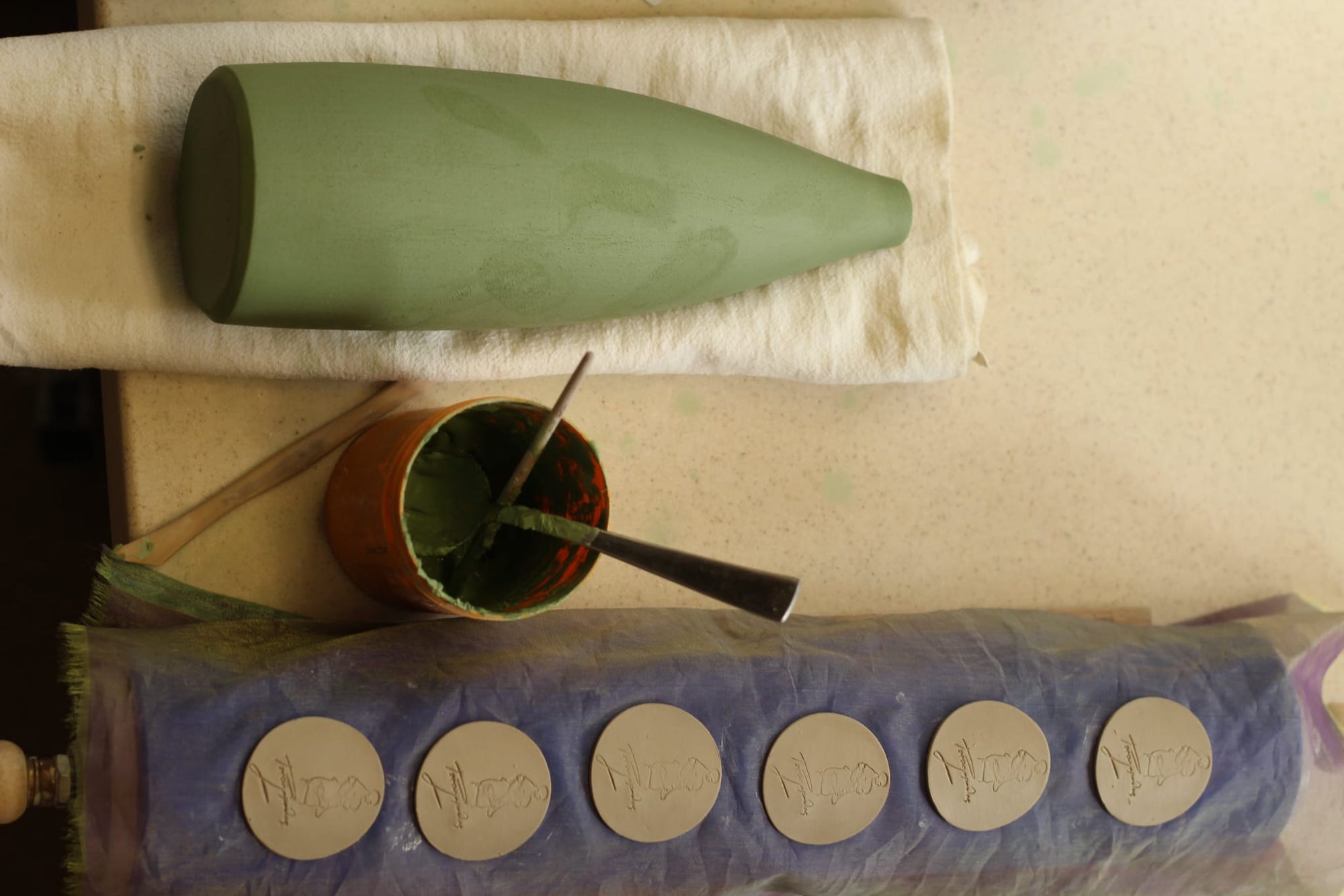 Handgefertigte Keramik Flasche - panagopoulos olivenöl